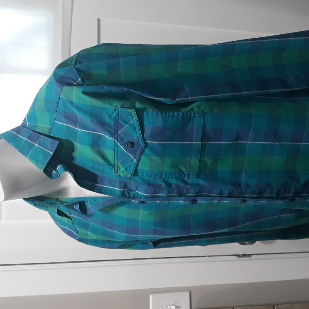 Under Armour mens blue and green plaid cotton blend shirt. Medium